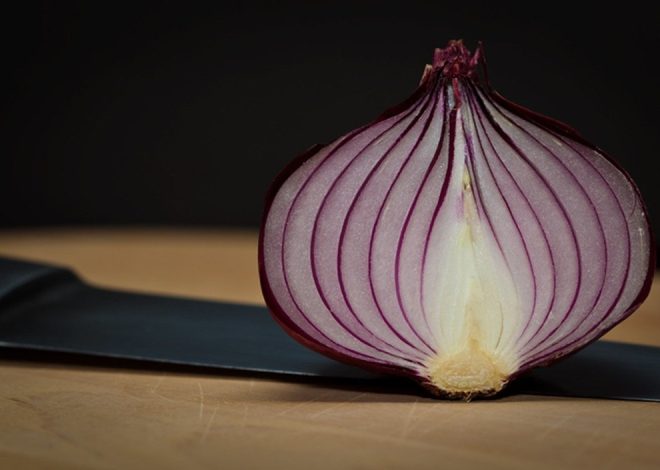 Health Tips: Eating raw onions can surround the body, serious diseases, find out the fatal damage from experts