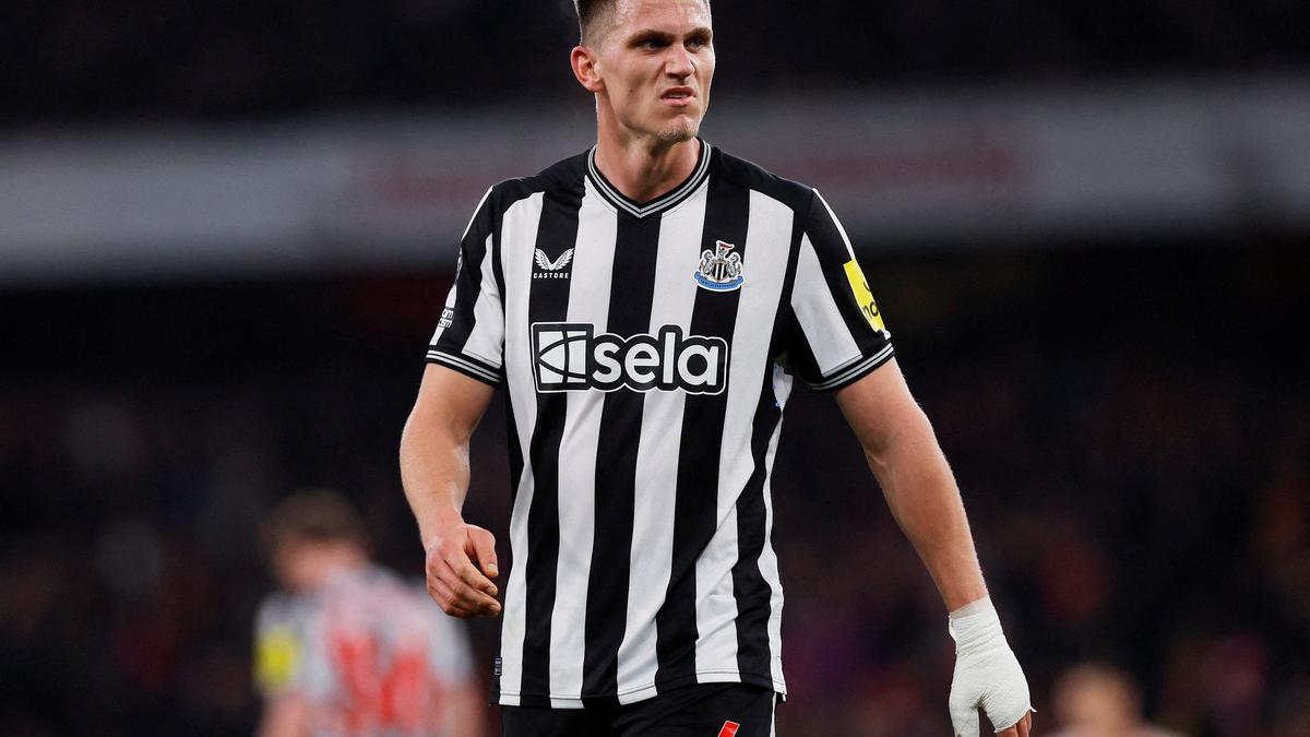 Newcastle push with defender Botman for eight weeks